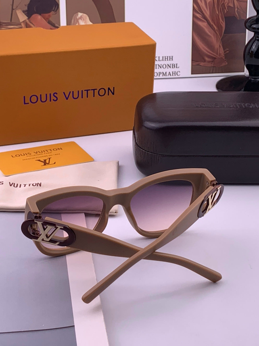 Louis Vuitton L07002 Square Purple Lens Sunglasses for Women - 398114 - detail image 7