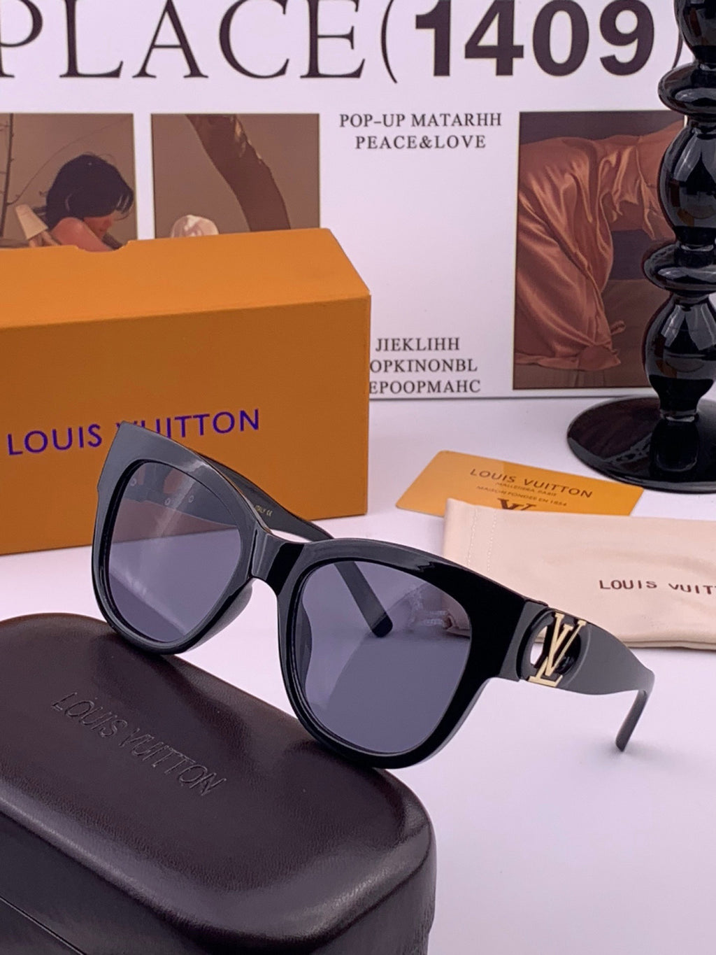 Louis Vuitton L07002 Square Black Lens Sunglasses for Women - 398115 - detail image 2