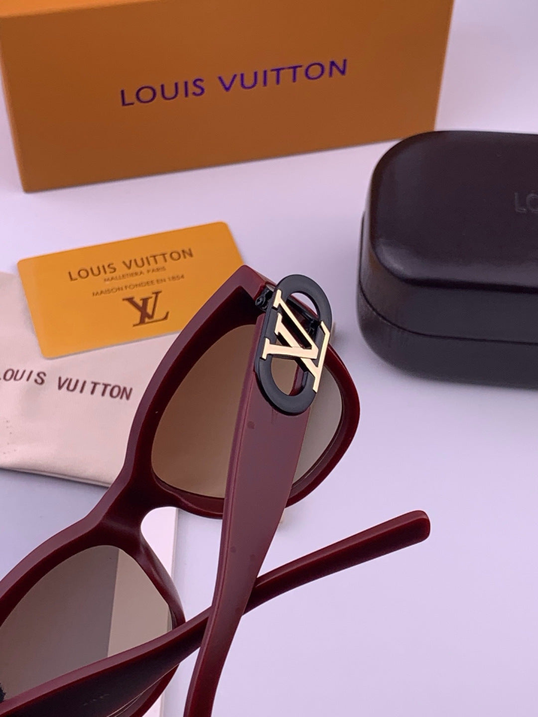 Louis Vuitton L07002 Square Black Lens Sunglasses for Women - 398116 - detail image 7