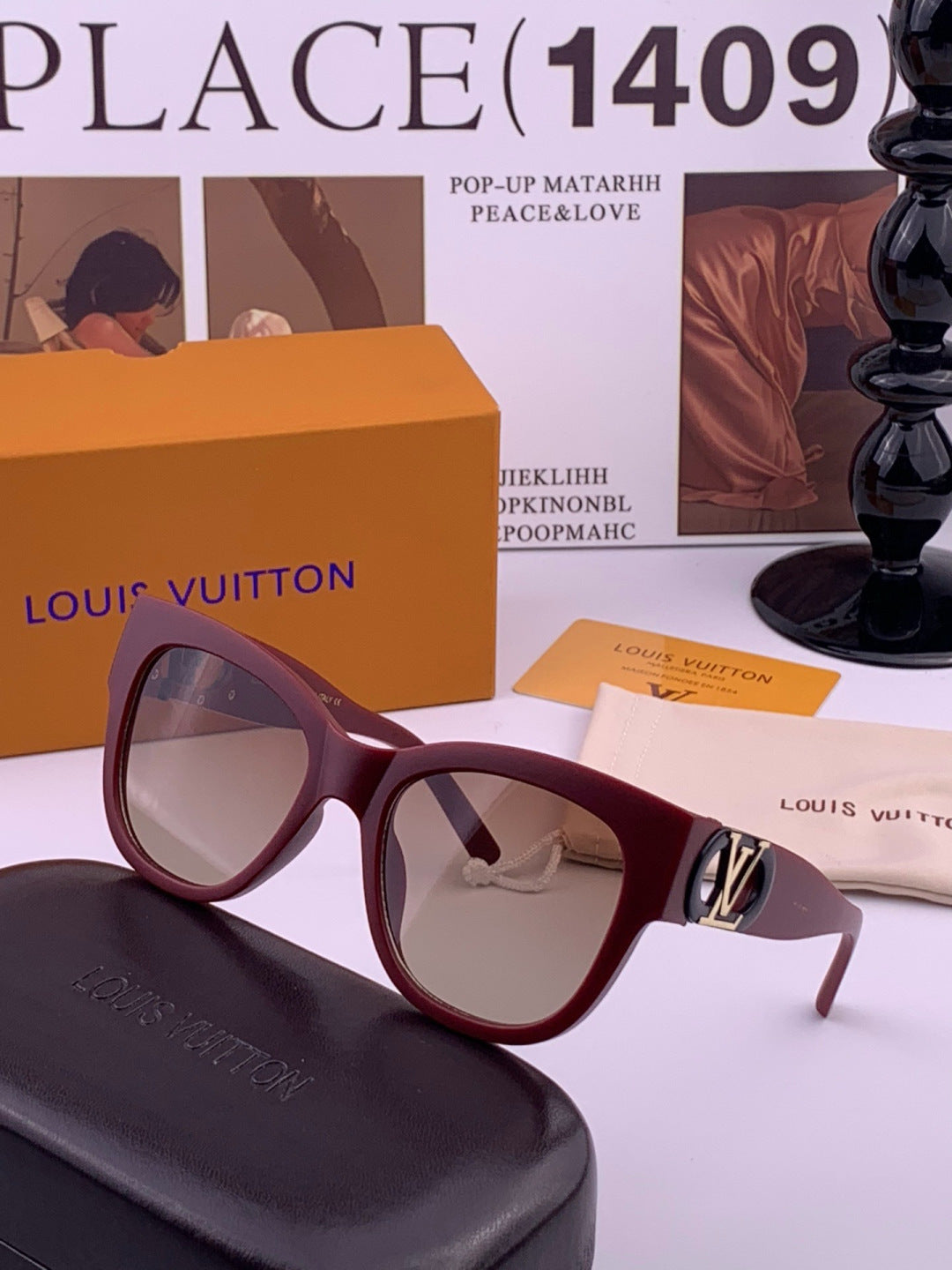 Louis Vuitton L07002 Square Black Lens Sunglasses for Women - 398116 - detail image 2