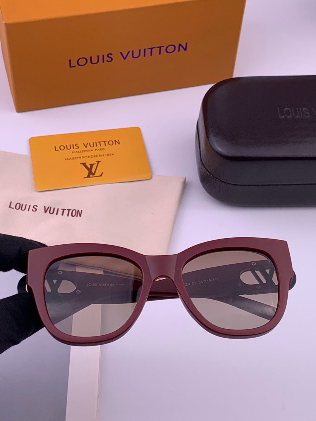 Louis Vuitton L07002 Square Black Lens Sunglasses for Women - 398116