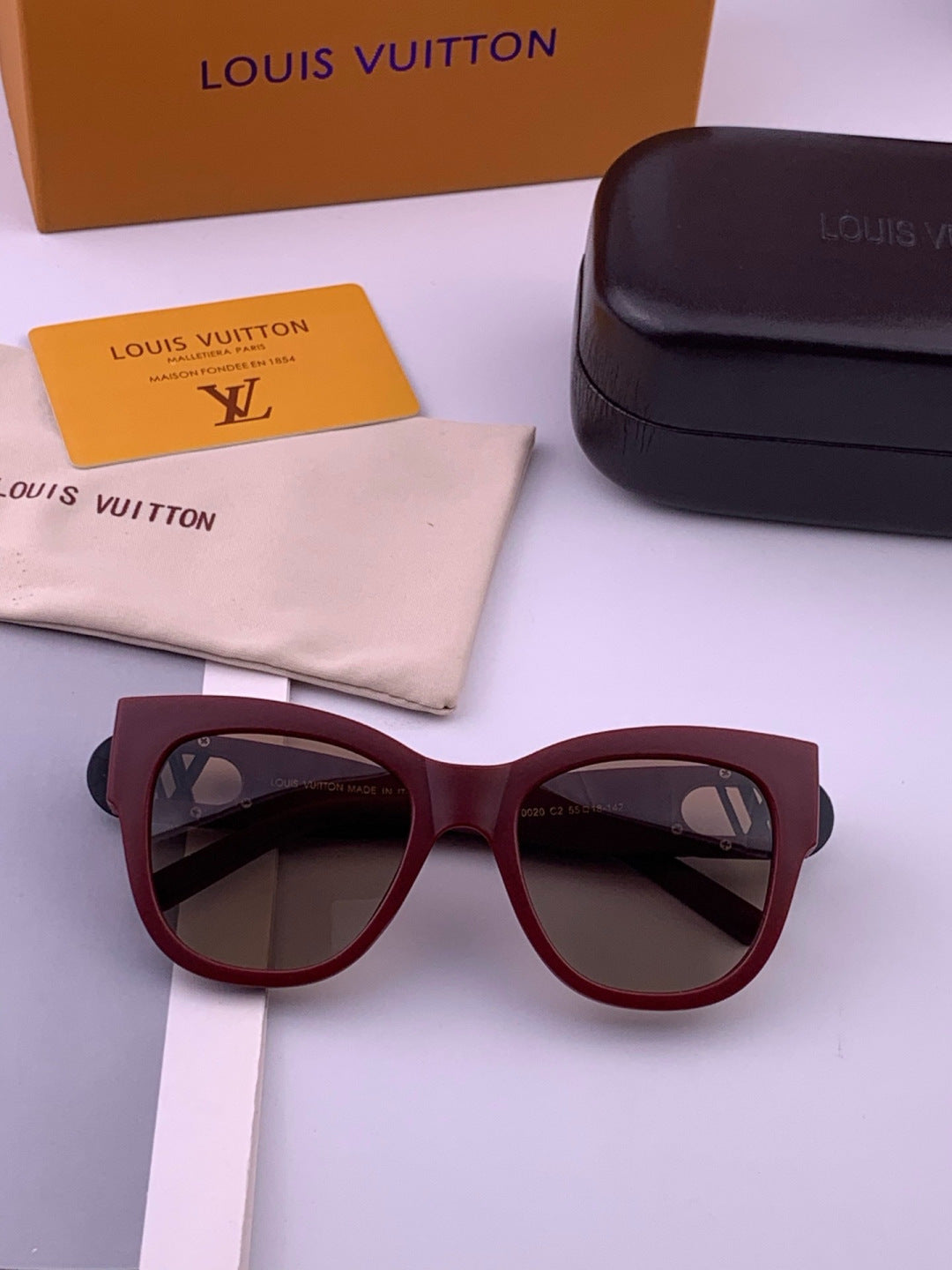 Louis Vuitton L07002 Square Black Lens Sunglasses for Women - 398116 - detail image 6