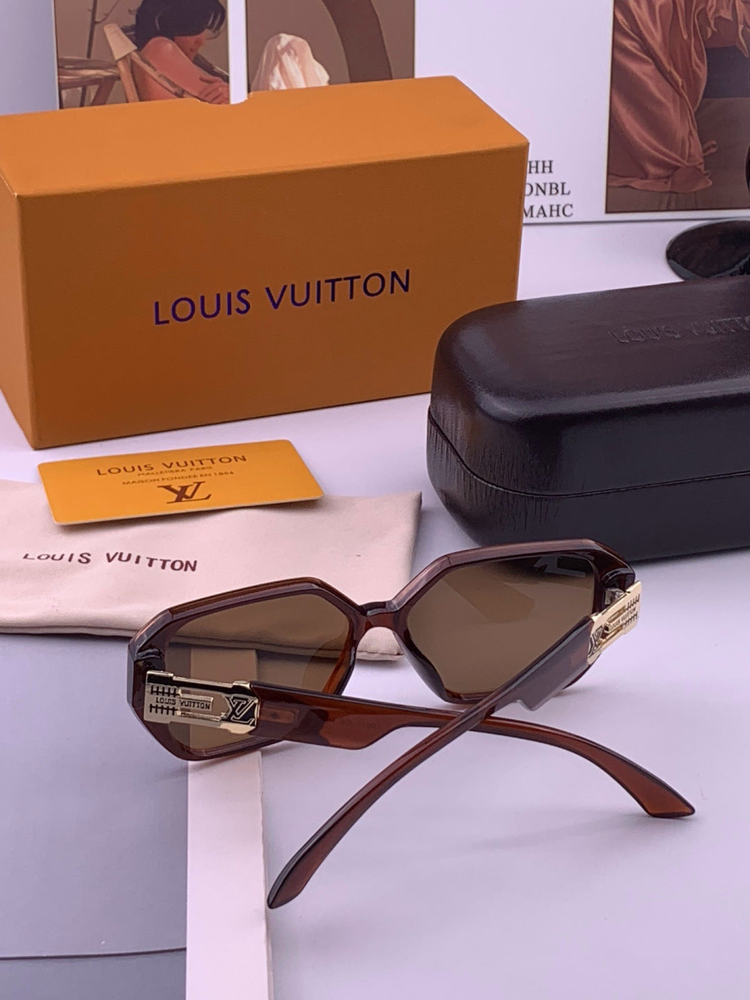 Louis Vuitton L17001 Square Black Lens Sunglasses for Women - 398117 - detail image 6