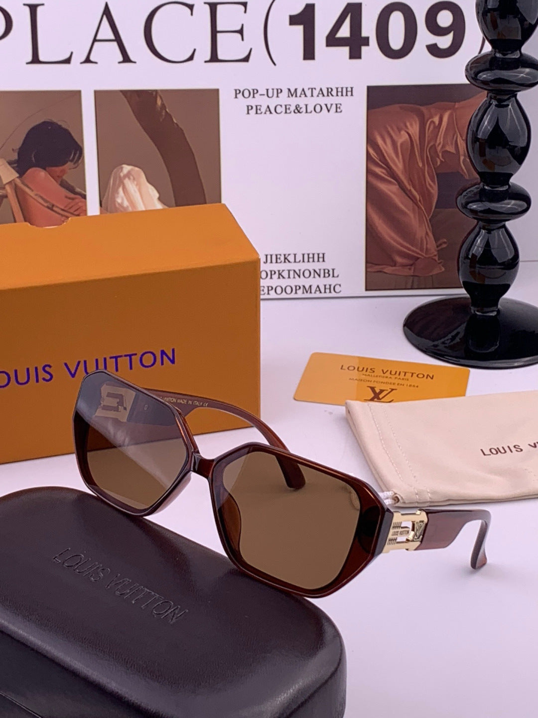 Louis Vuitton L17001 Square Black Lens Sunglasses for Women - 398117 - detail image 2