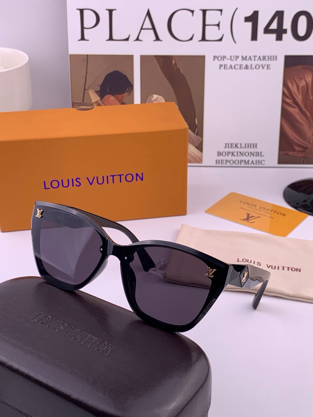 Louis Vuitton L17001 Square Gold Lens Sunglasses for Women - 398120 - detail image 3