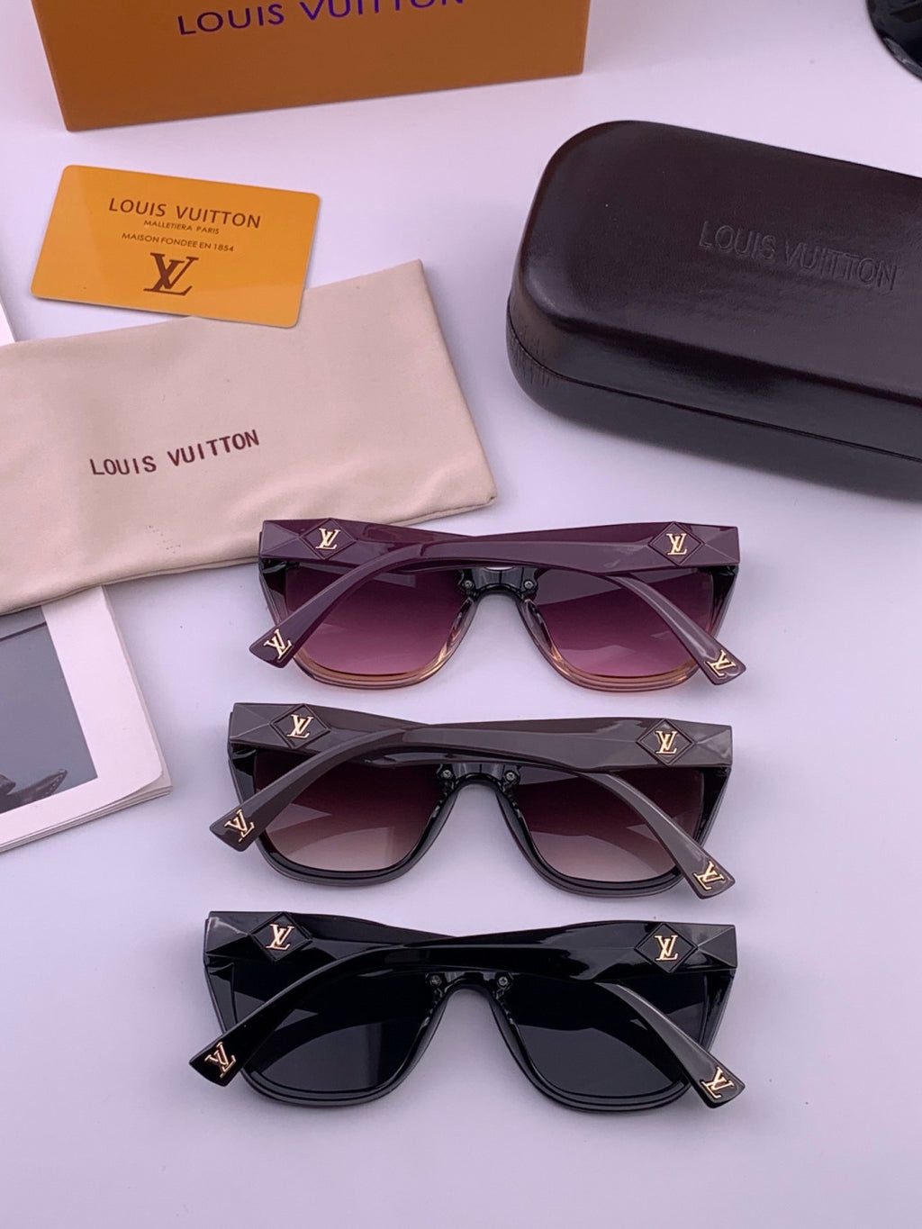 Louis Vuitton L17001 Square Gold Lens Sunglasses for Women - detail image 6
