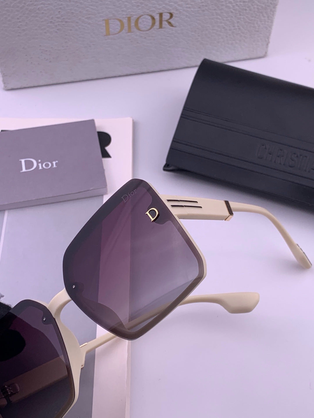 Dior CD8226 Polarized Square Red Lens Sunglasses for Women - 415517 - detail image 2