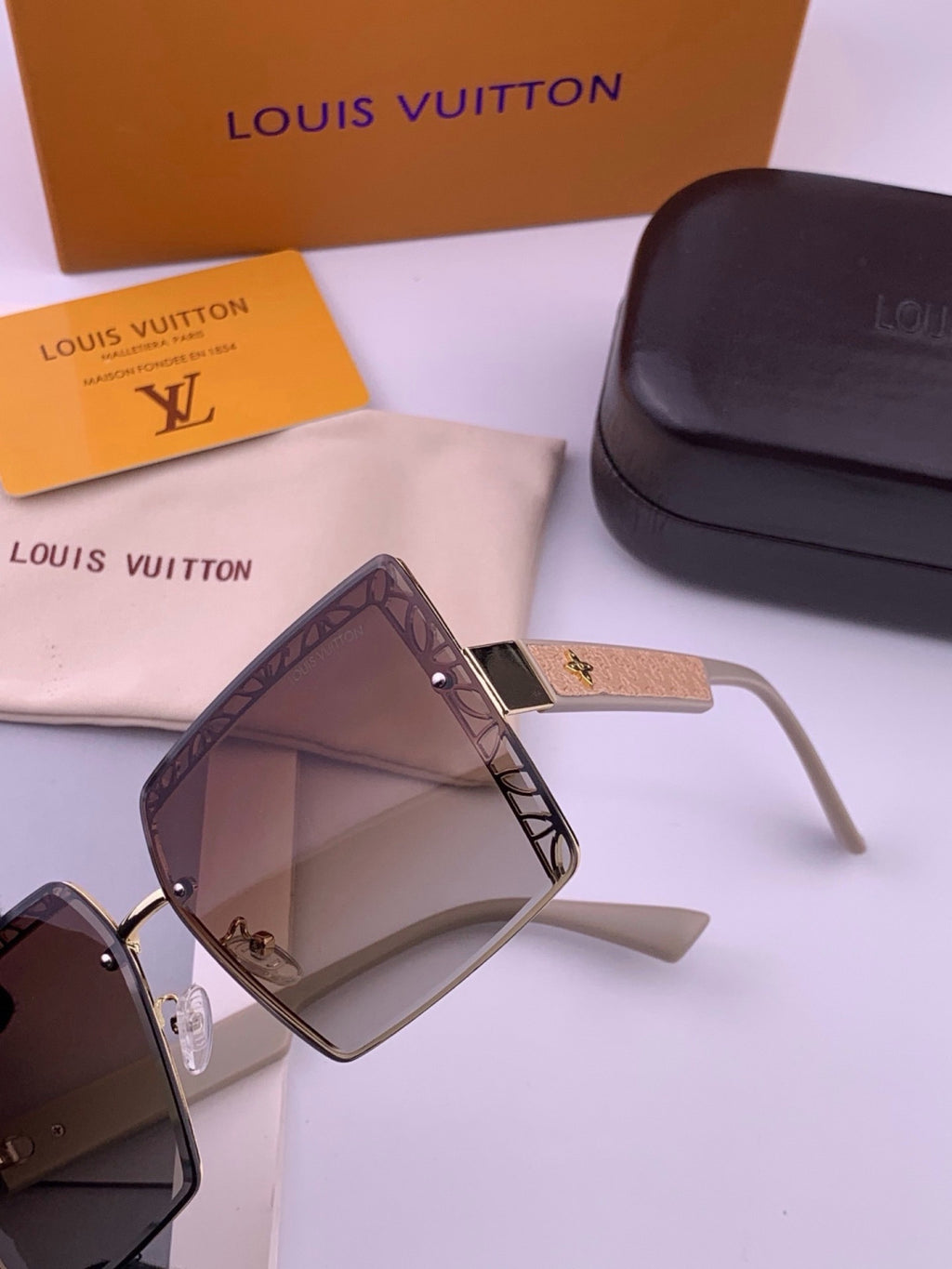 Louis Vuitton L3730 Square Gold Lens Sunglasses for Men & Women - 414871 - detail image 5