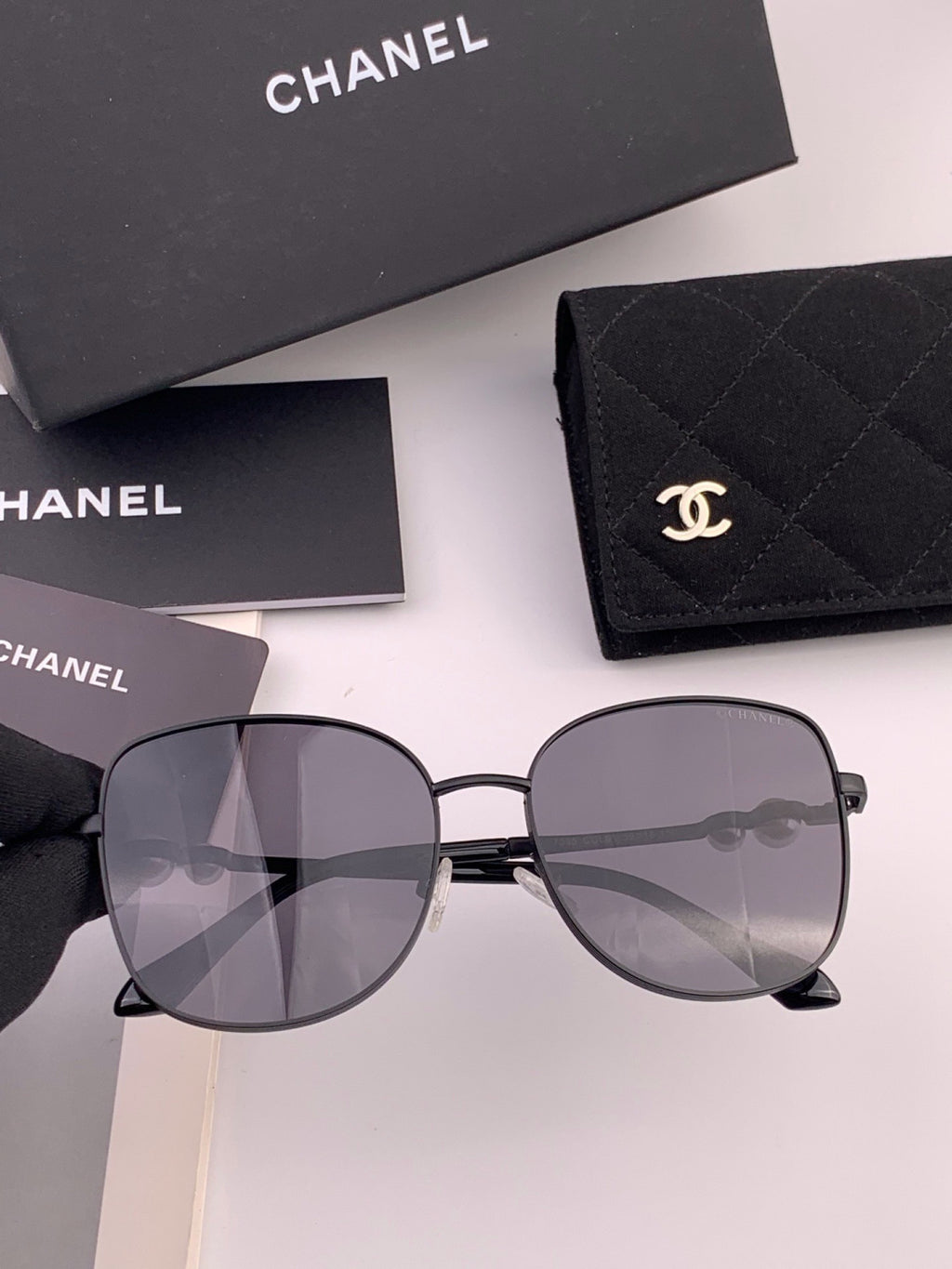 Chanel CH5759 Polarized Oversized Black Lens Sunglasses for Men & Women - detail image 2