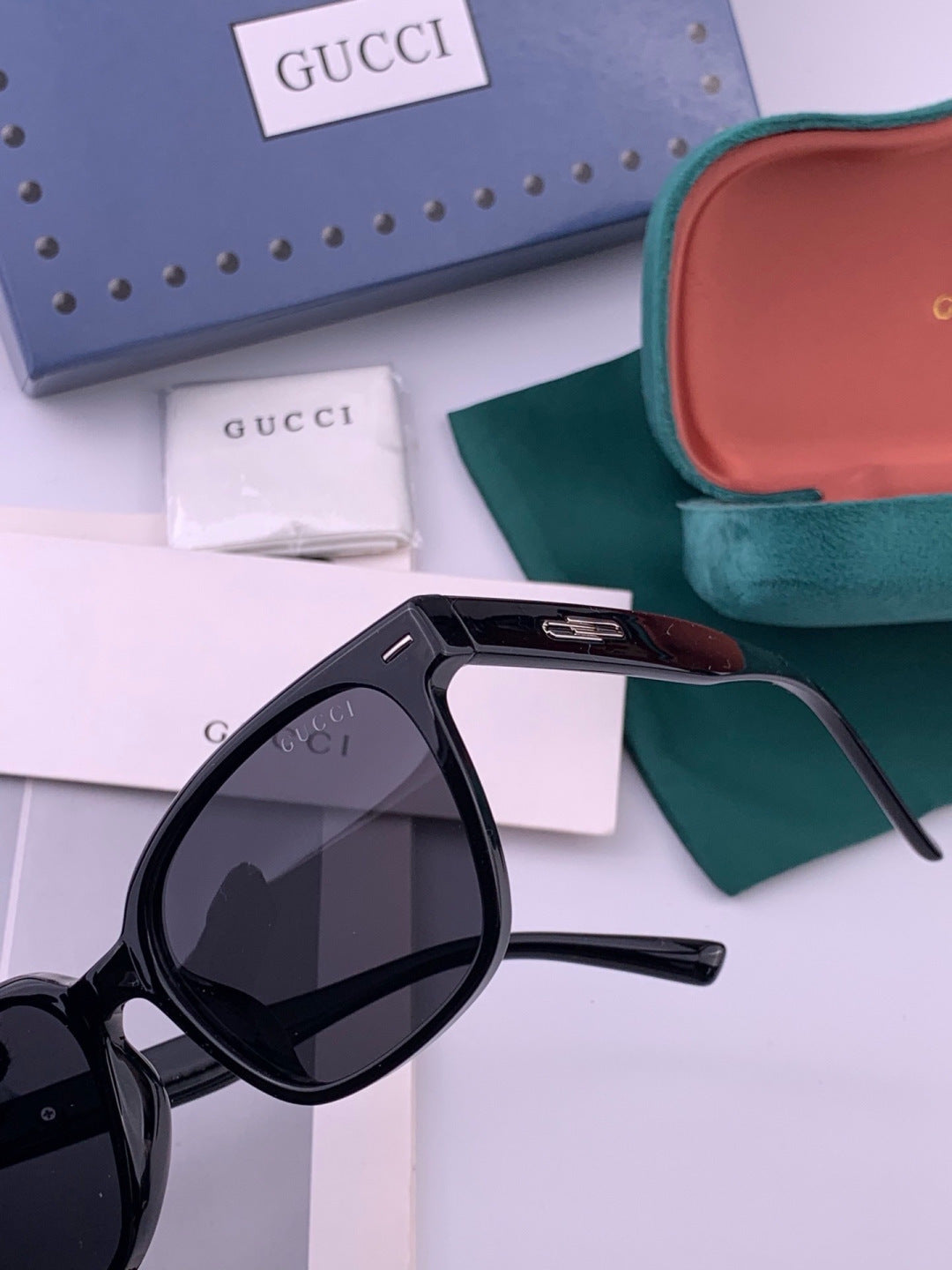 Gucci G0816 Polarized Square Black Lens Sunglasses for Women - detail image 4