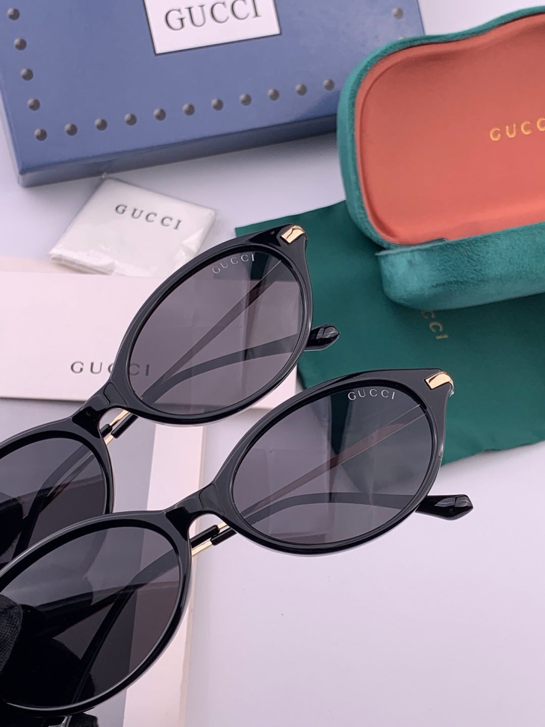 Gucci G0821 Polarized Fashion Pink Lens Sunglasses for Women - detail image 5