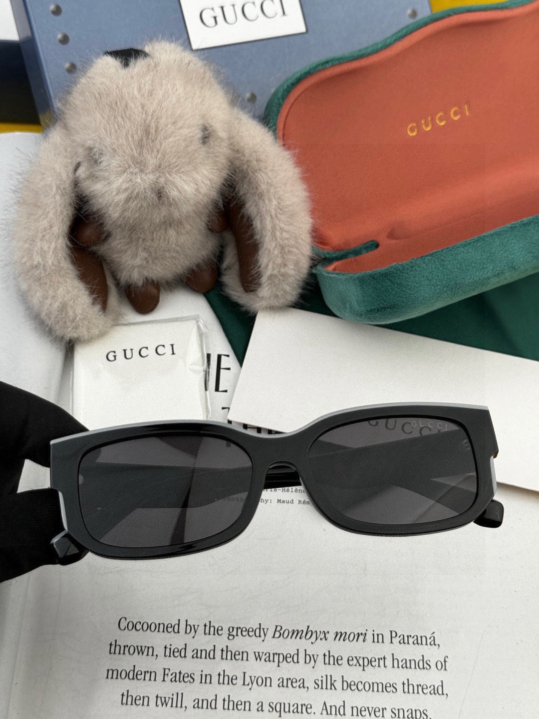 Gucci G0110 Polarized Fashion Gold Lens Sunglasses for Men & Women - detail image 2