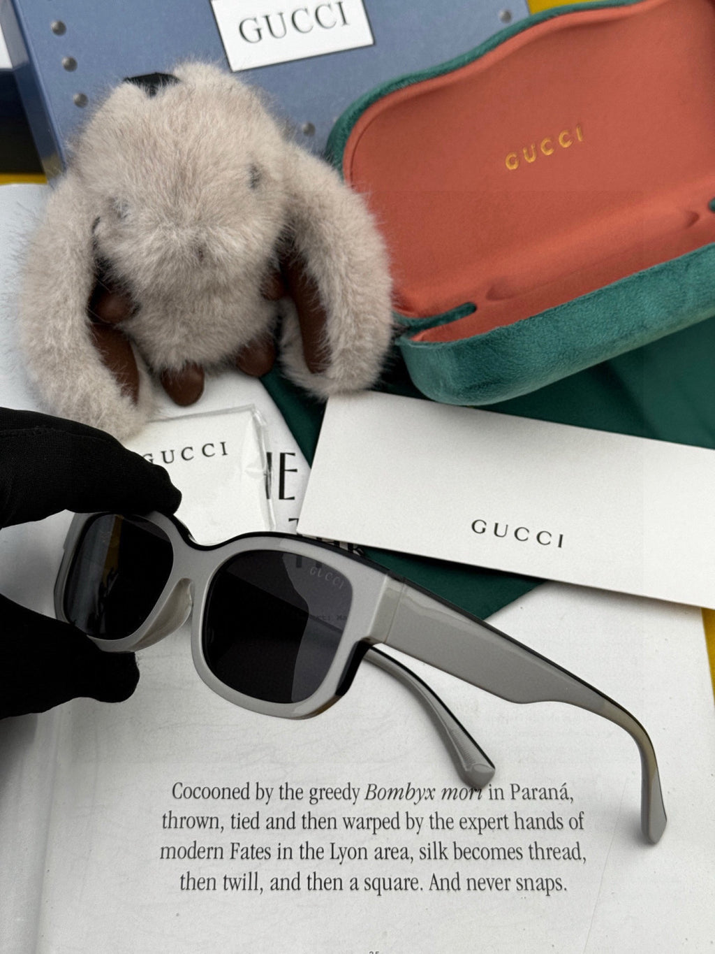Gucci G0110 Polarized Fashion Gold Lens Sunglasses for Men & Women - detail image 3