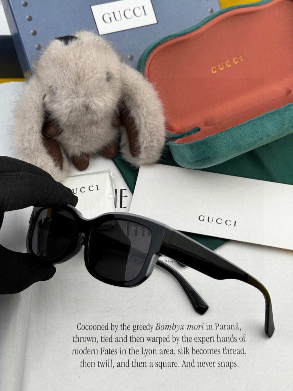 Gucci G0110 Polarized Fashion Gold Lens Sunglasses for Men & Women - detail image 4