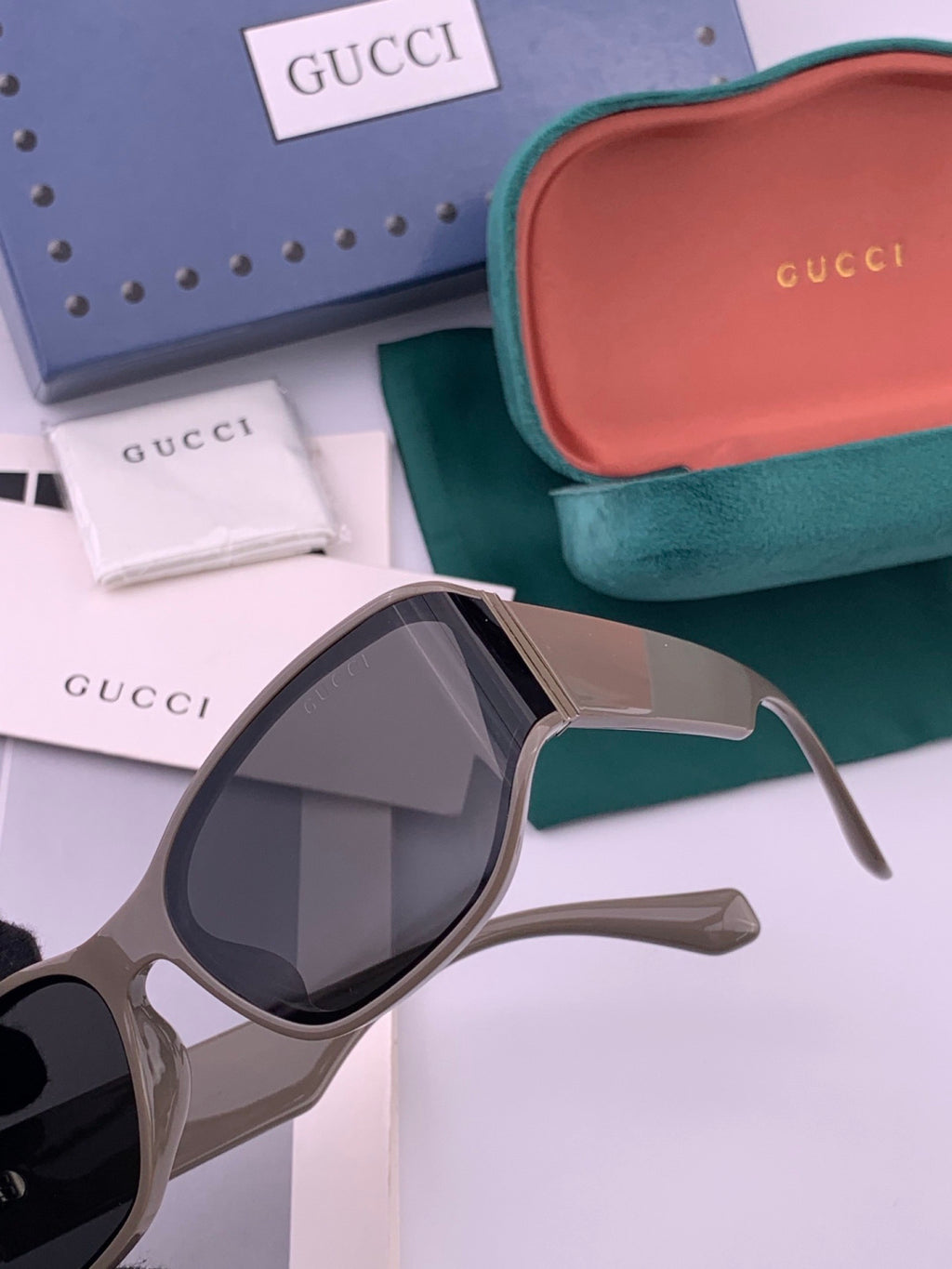 Gucci G0317 Polarized Square Brown Lens Sunglasses for Women - detail image 3