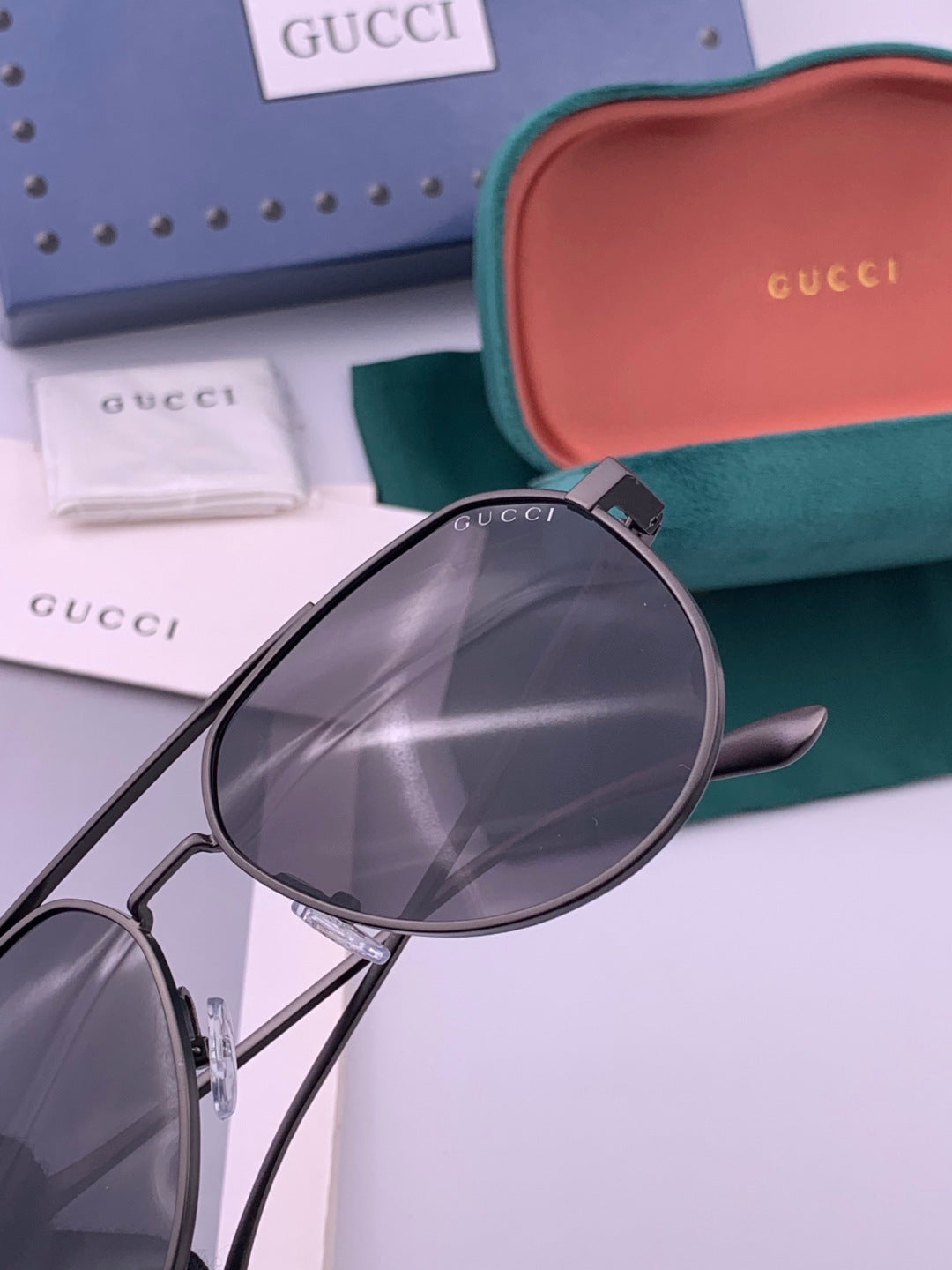 Gucci 0981 Polarized Aviator Gold Lens Sunglasses for Men & Women - 415116 - detail image 5