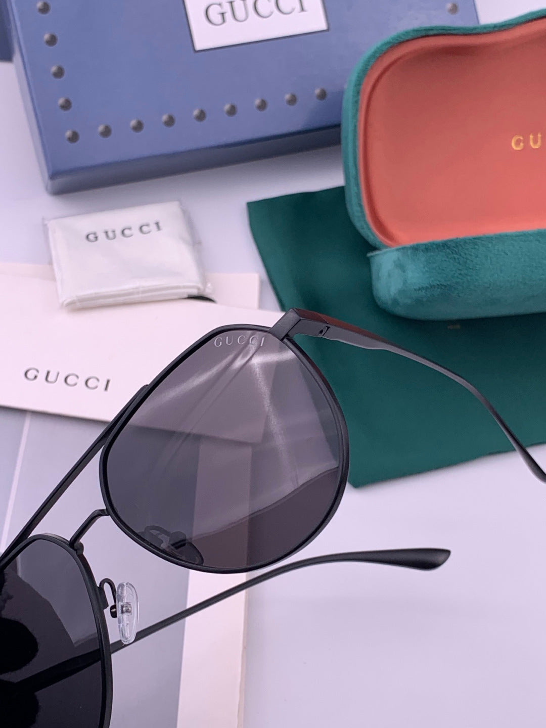 Gucci 0981 Polarized Aviator Gold Lens Sunglasses for Men & Women - detail image 3