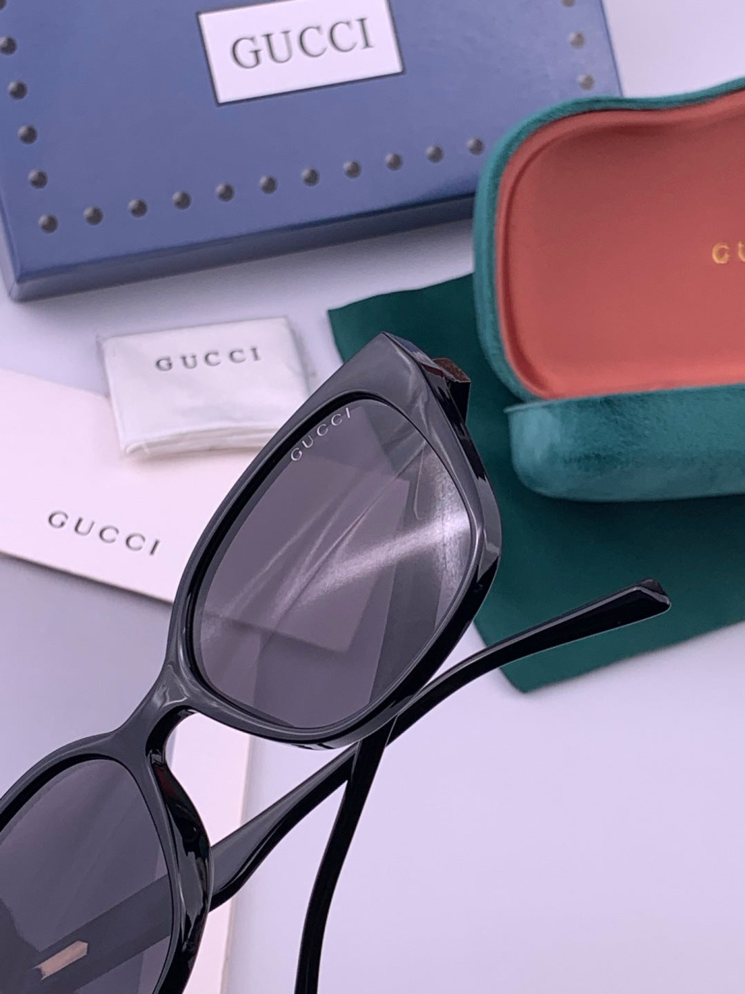 Gucci G77726 Polarized Square Black Lens Sunglasses for Men & Women - detail image 5