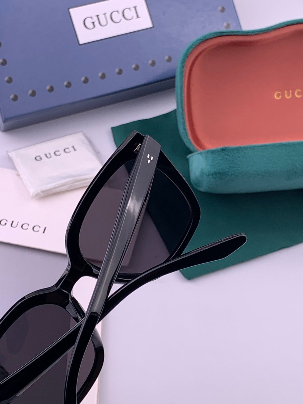 Gucci G07726 Polarized Square Black Lens Sunglasses for Men & Women - detail image 5