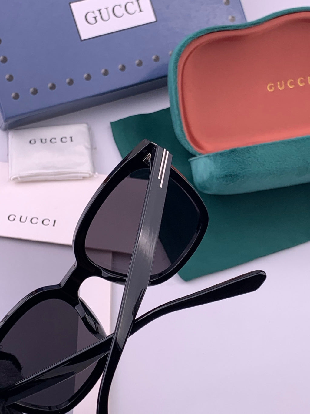 Gucci G07711 Round Black Lens Sunglasses for Men & Women - detail image 5
