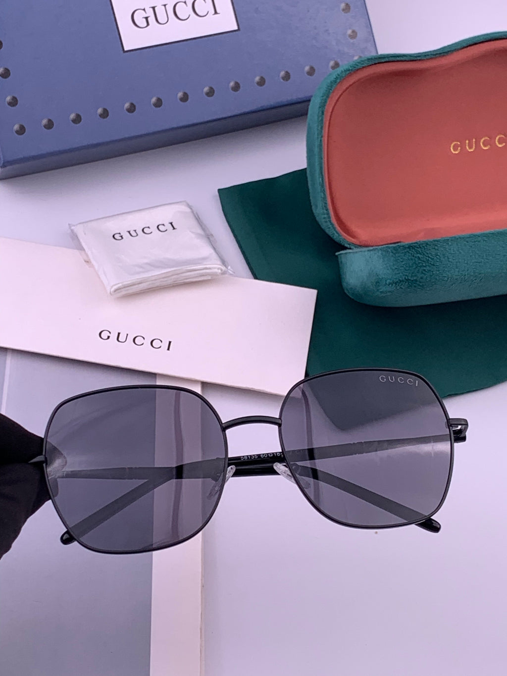Gucci G55813 Fashion Black Lens Sunglasses for Men & Women - 415139