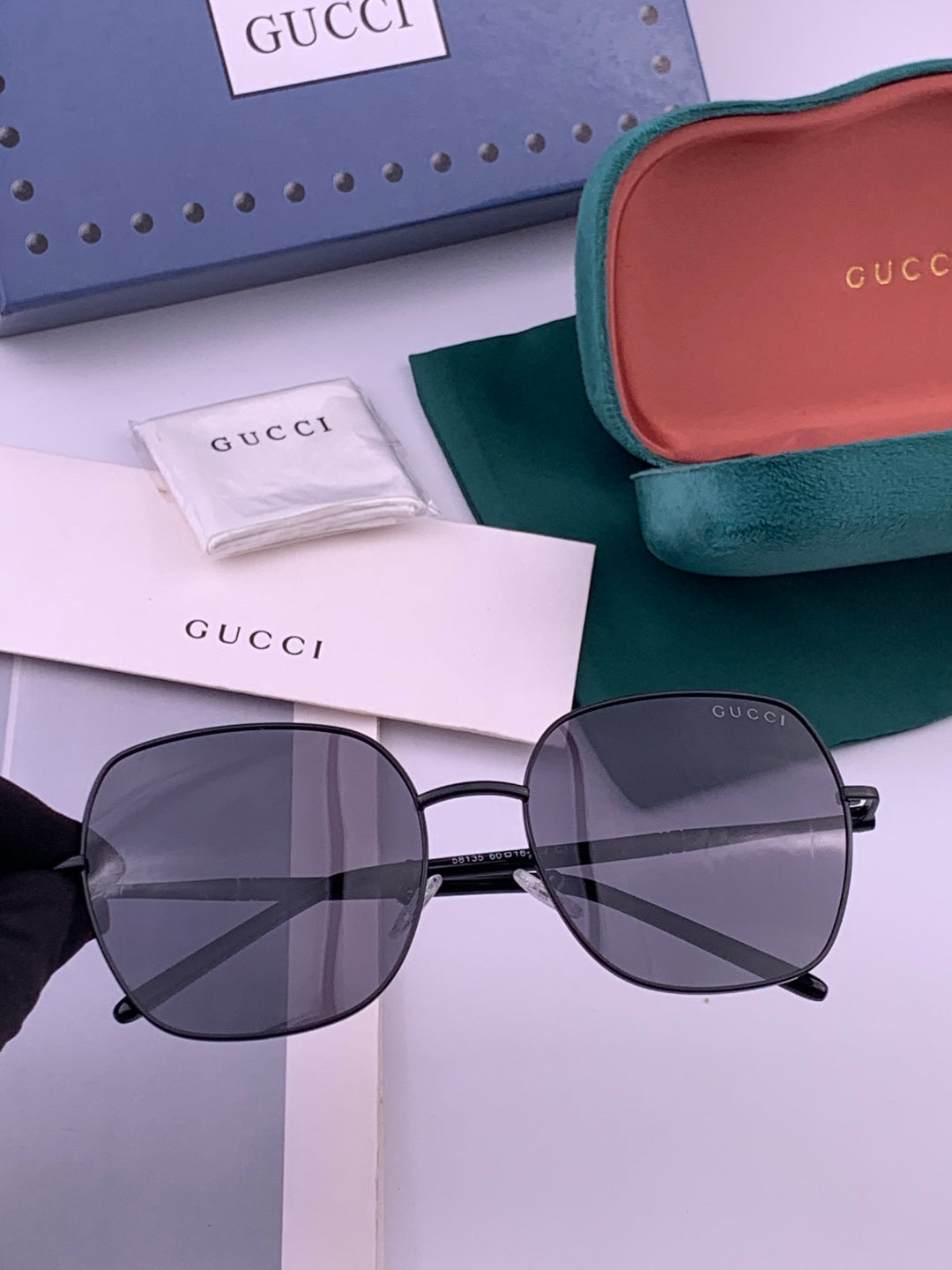 Gucci G55813 Fashion Black Lens Sunglasses for Men & Women - 415139