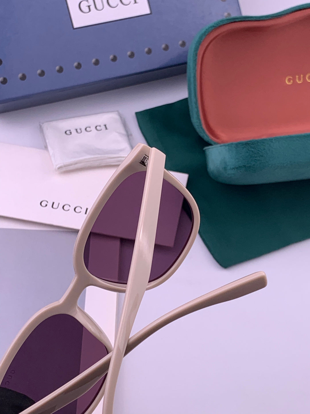 Gucci G55813 Fashion Black Lens Sunglasses for Men & Women - detail image 5