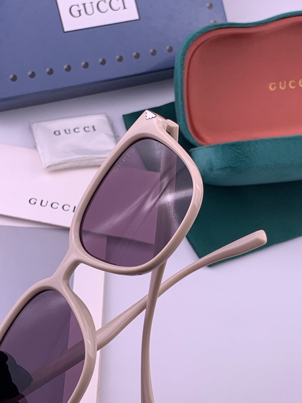 Gucci G55813 Fashion Black Lens Sunglasses for Men & Women - detail image 4