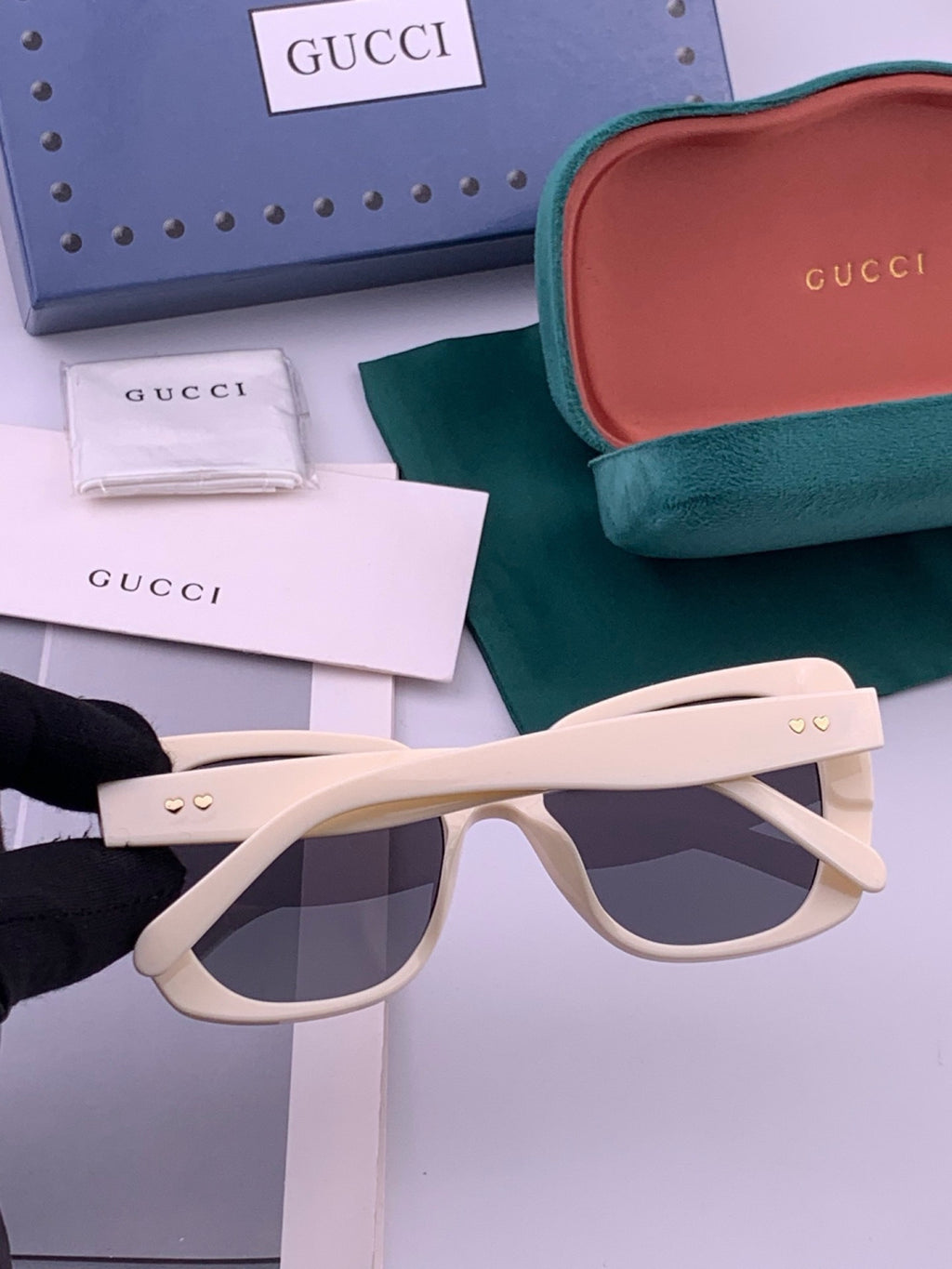 Gucci G1386 Round Gold Lens Sunglasses for Men & Women - detail image 6