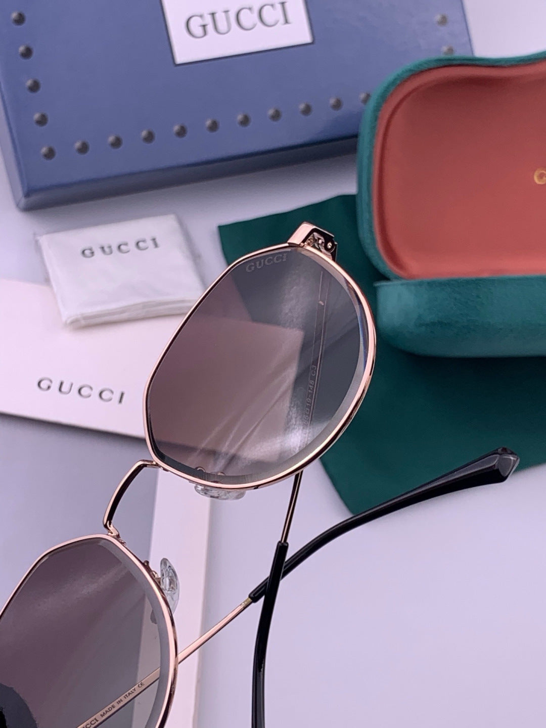 Gucci G6201 Polarized Rimless Black Lens Sunglasses for Men & Women - detail image 5