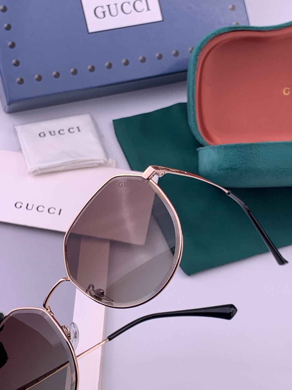 Gucci G6201 Polarized Rimless Black Lens Sunglasses for Men & Women - detail image 4