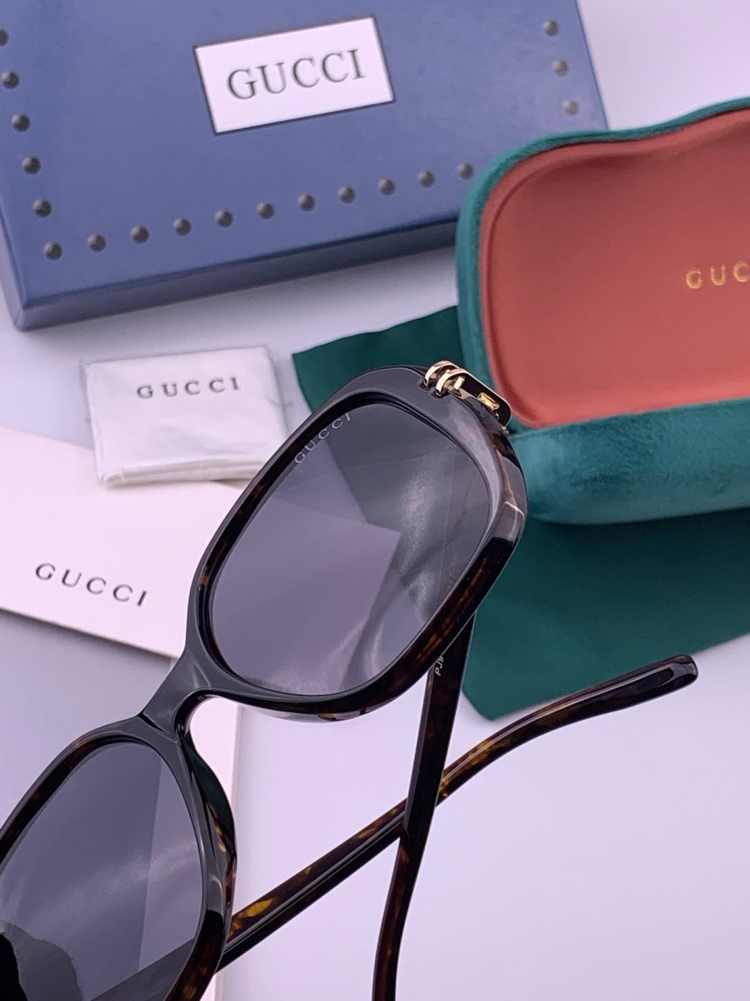 Gucci G2911 Polarized Square Red Lens Sunglasses for Women - 415076 - detail image 3