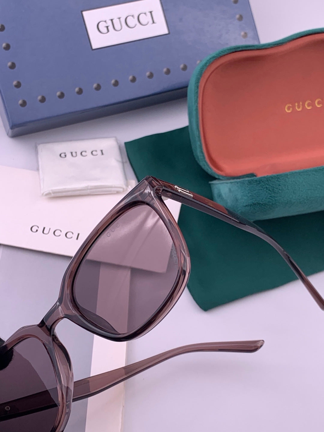 Gucci G57712 Polarized Square Red Lens Sunglasses for Women - 415090 - detail image 3