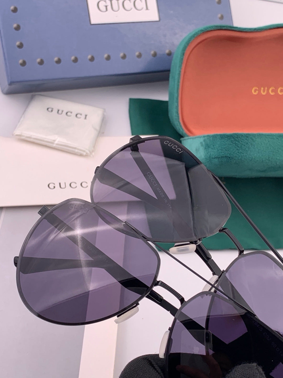 Gucci G4029 Polarized Aviator Black Lens Sunglasses for Men - detail image 5
