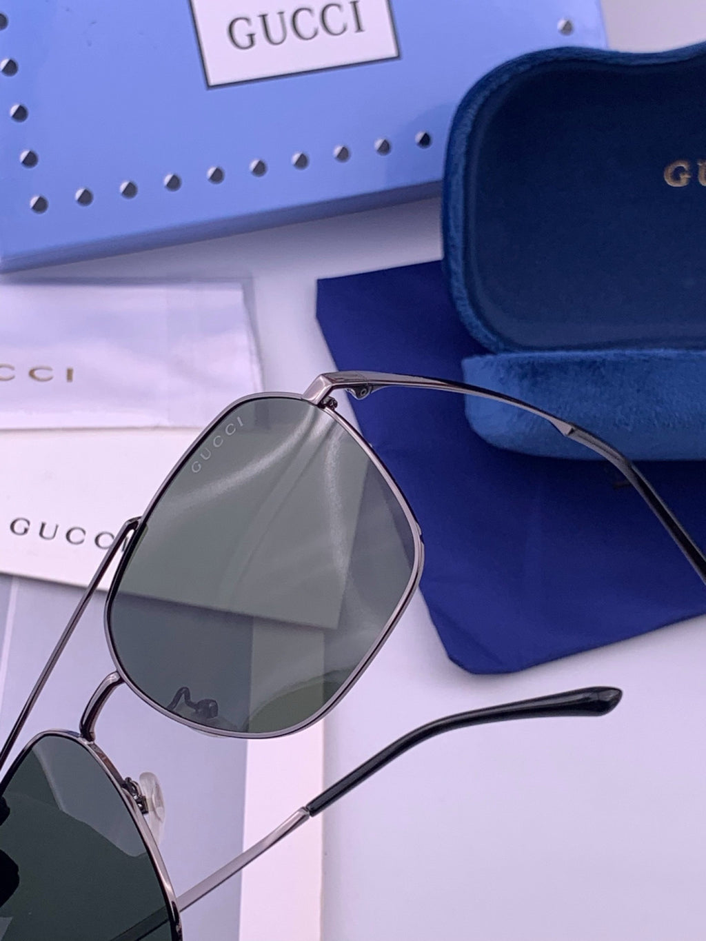 Gucci 0863 Polarized Aviator Gold Lens Sunglasses for Men & Women - 415025 - detail image 3