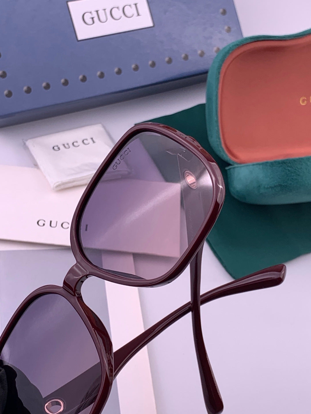 Gucci G0388 Round Red Lens Sunglasses for Men & Women - 415028 - detail image 3