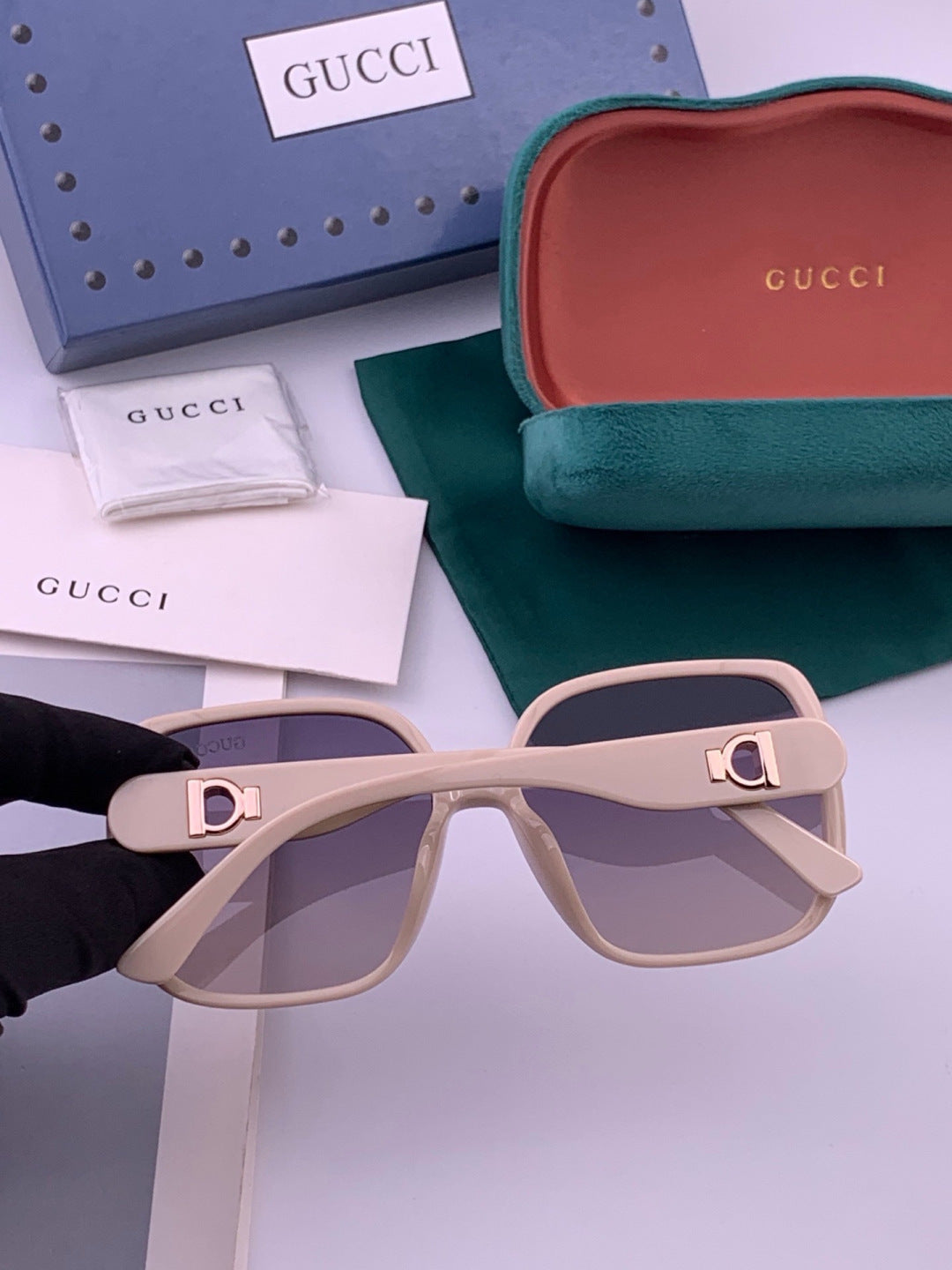 Gucci G0388 Round Red Lens Sunglasses for Men & Women - 415029 - detail image 7