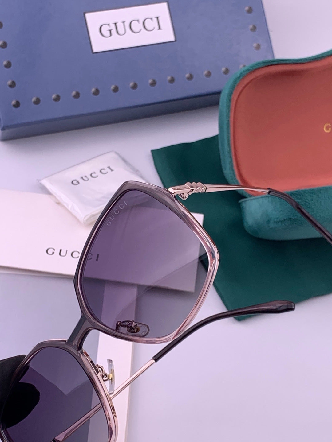 Gucci G6640 Polarized Round Red Lens Sunglasses for Women - 415031 - detail image 3