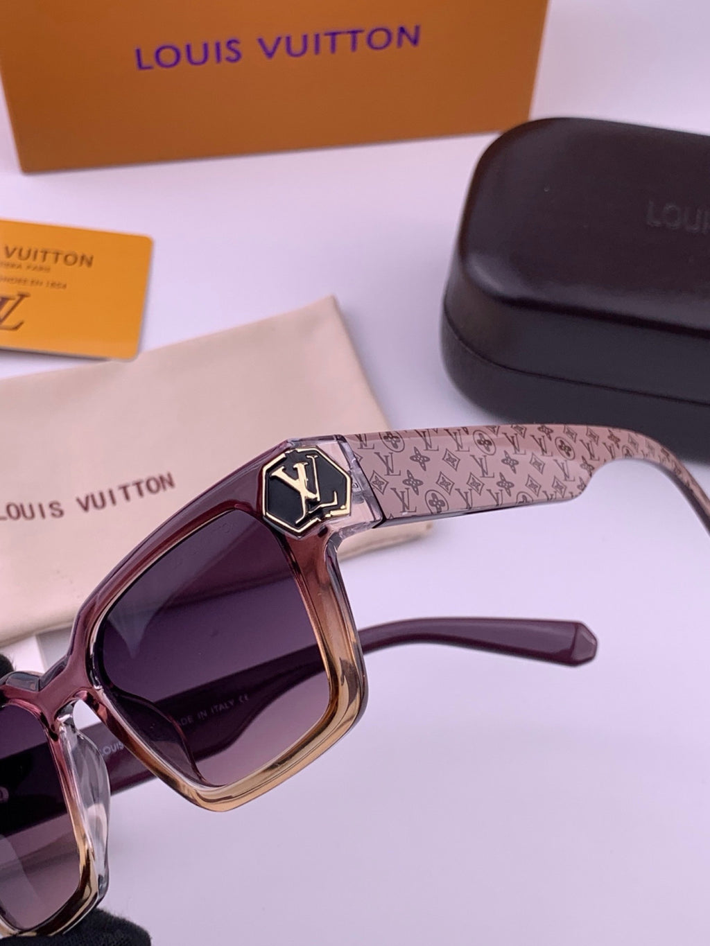 Louis Vuitton Fashion Gold Lens Sunglasses for Men & Women - 414846 - detail image 5