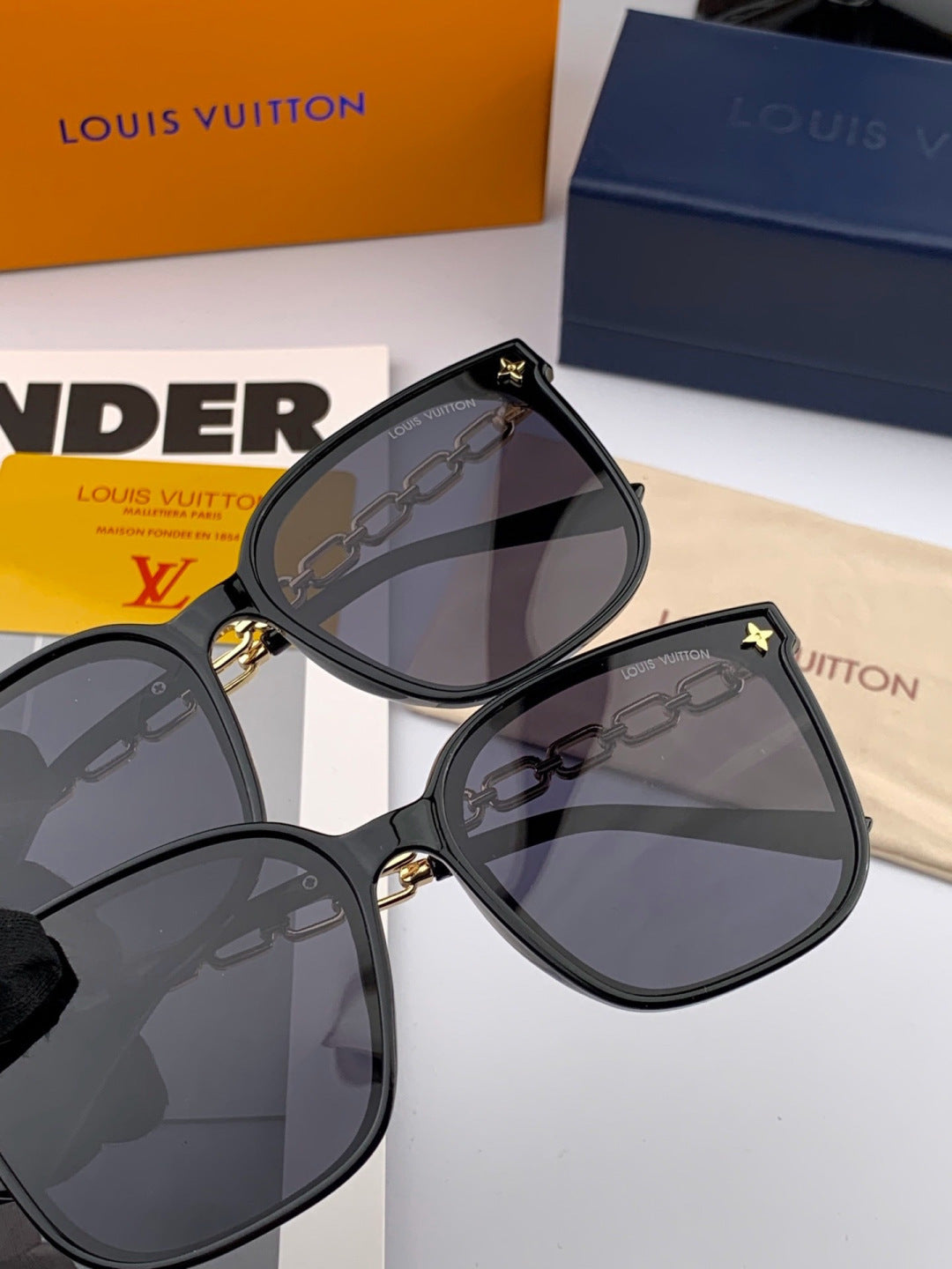 Louis Vuitton L8233 Oversized Red Lens Sunglasses for Men & Women - 414847 - detail image 3
