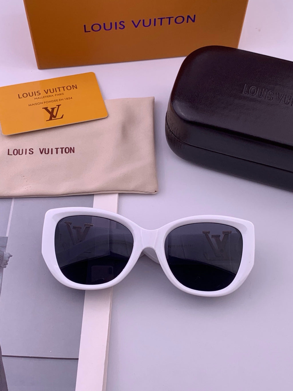 Louis Vuitton L5626 Square Pink Lens Sunglasses for Women - 414850 - detail image 7