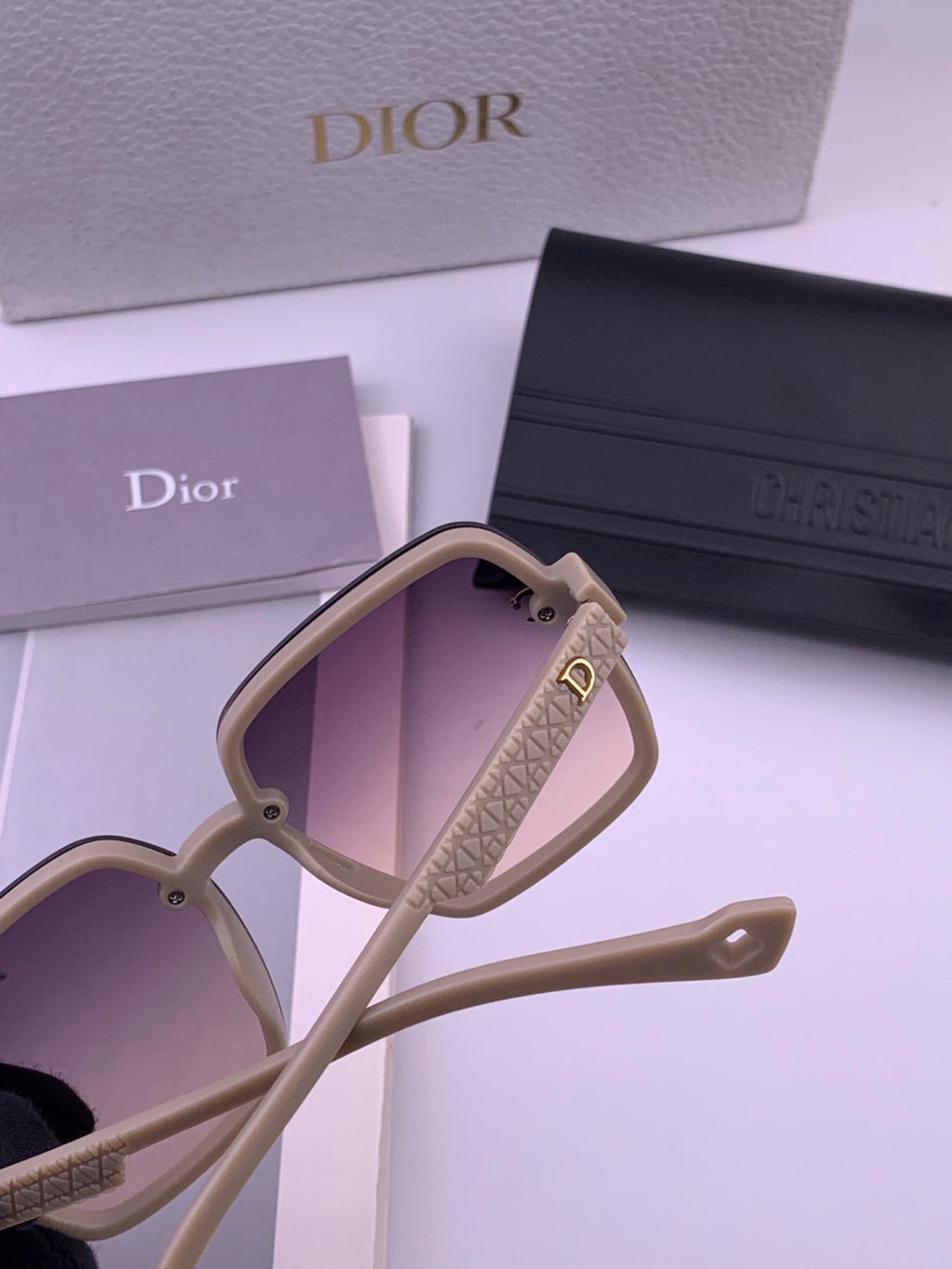 Dior D47002 Fashion Purple Lens Sunglasses for Men & Women - 415449 - detail image 4