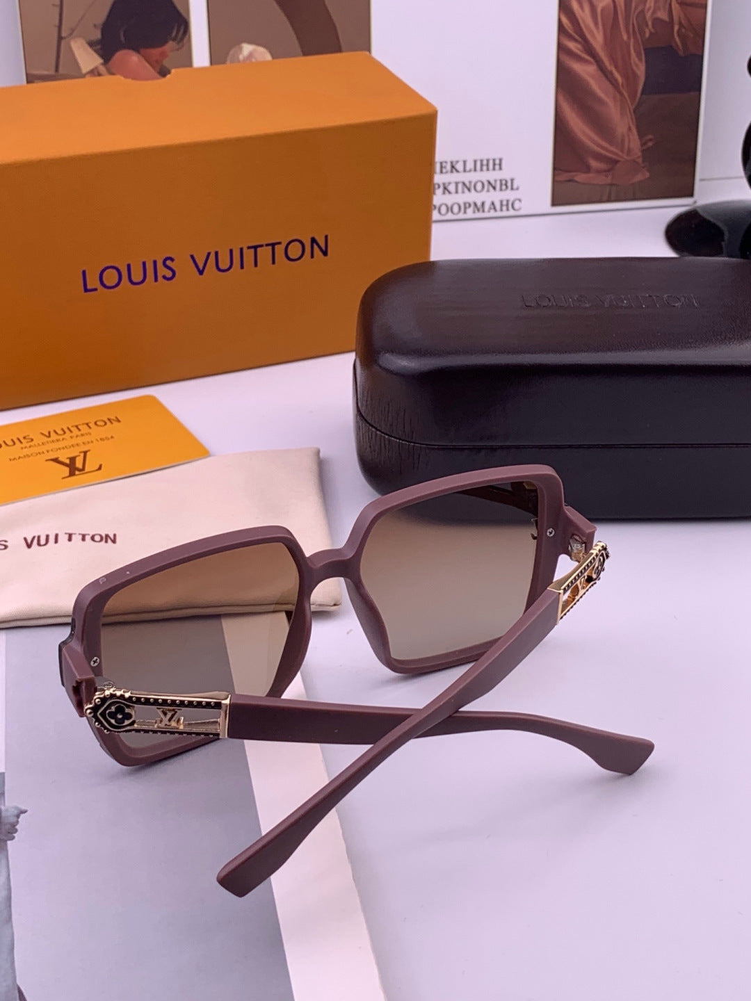 Louis Vuitton L77004 Oversized Purple Lens Sunglasses for Men & Women - 414833 - detail image 6