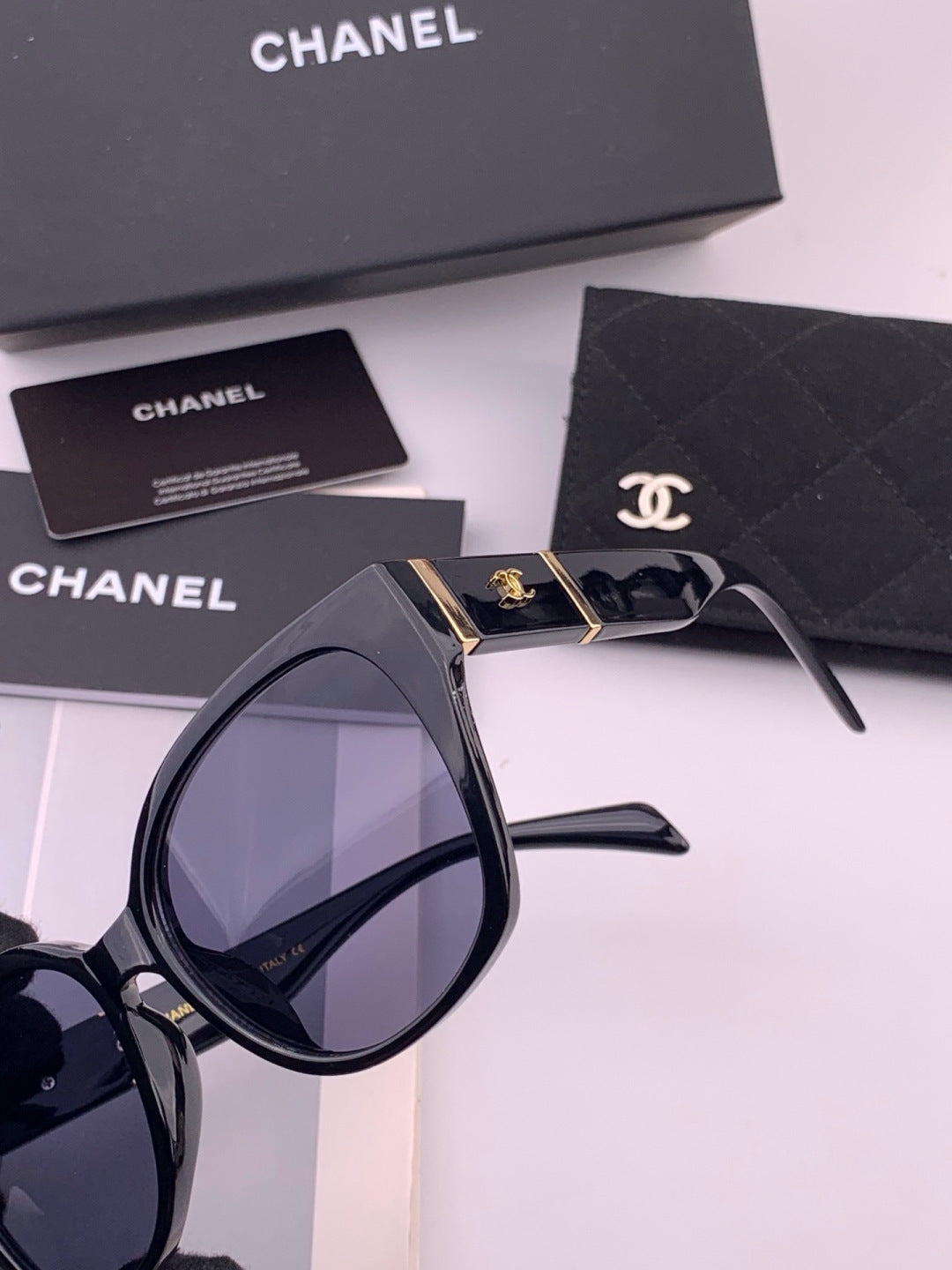 Chanel CH47004 Oversized Black Lens Sunglasses for Men & Women - 415232 - detail image 3