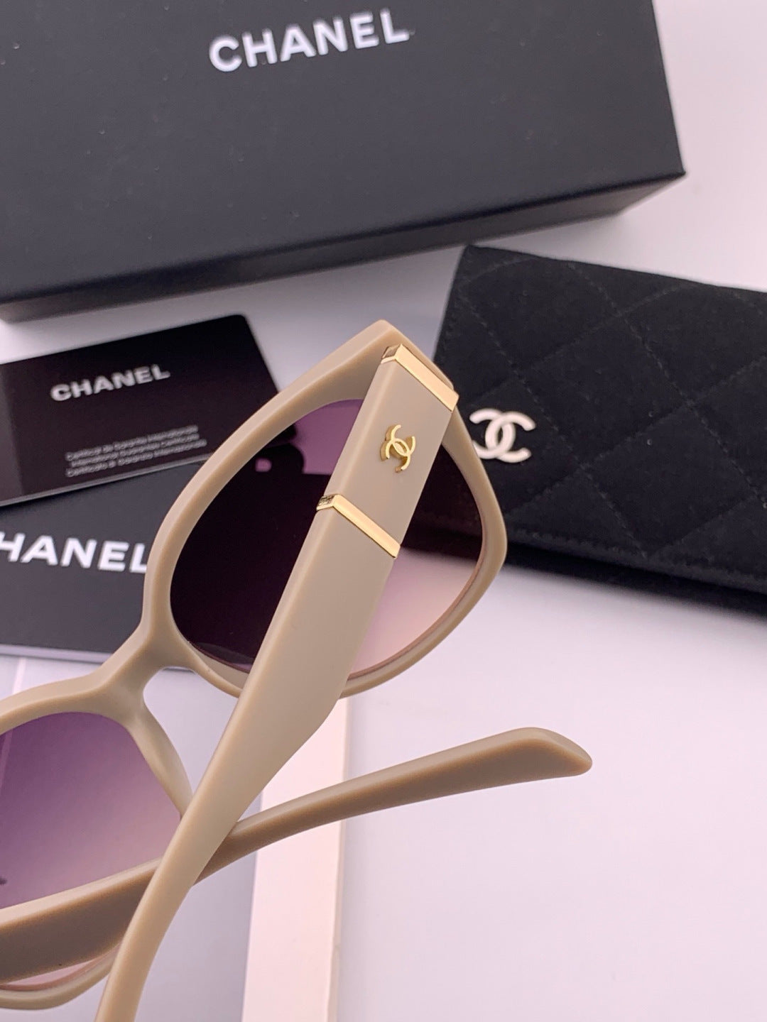 Chanel CH47004 Oversized Purple Lens Sunglasses for Men & Women - 415233 - detail image 4