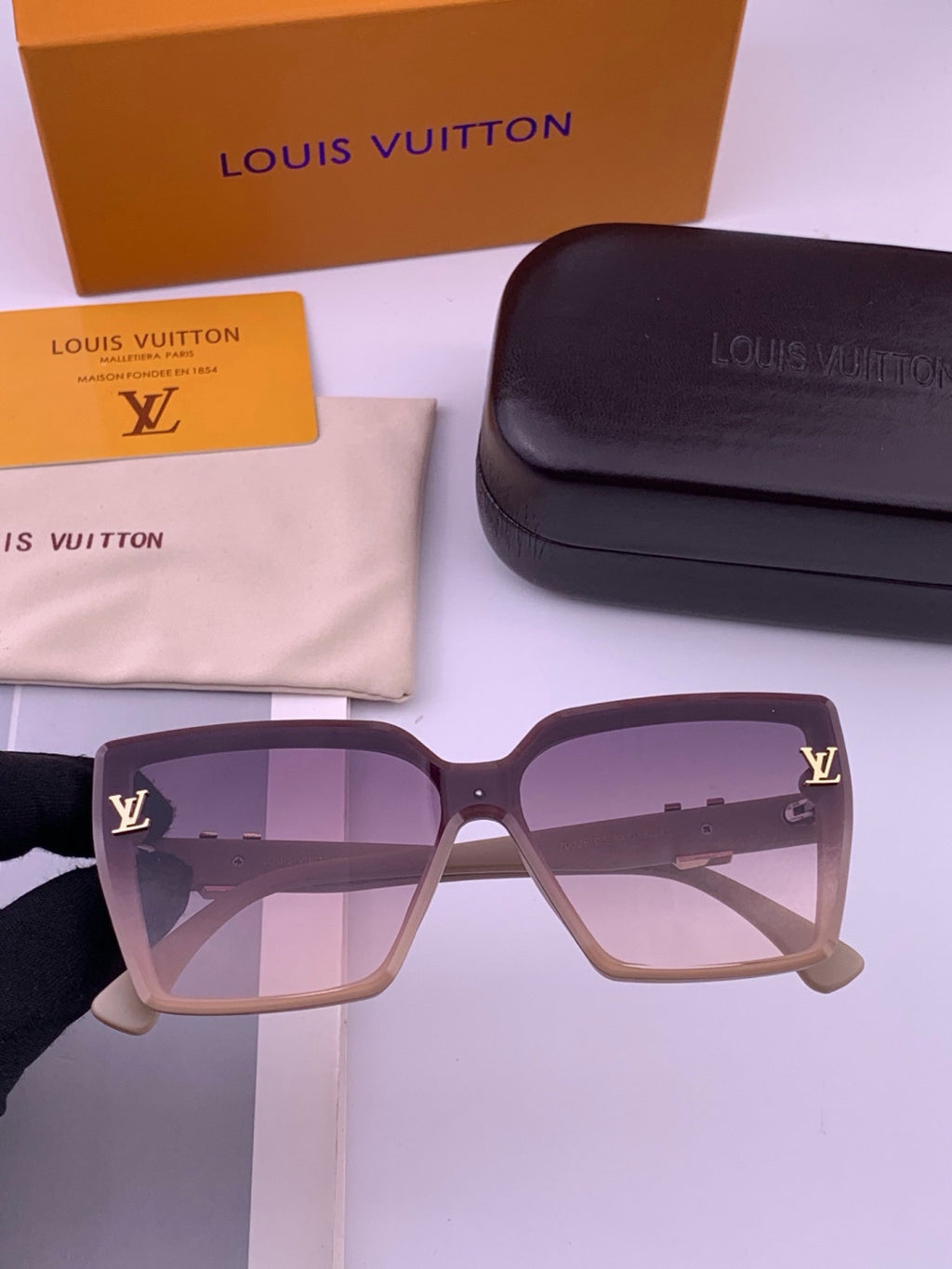 Louis Vuitton L57002 Oversized Purple Lens Sunglasses for Men & Women - 414838