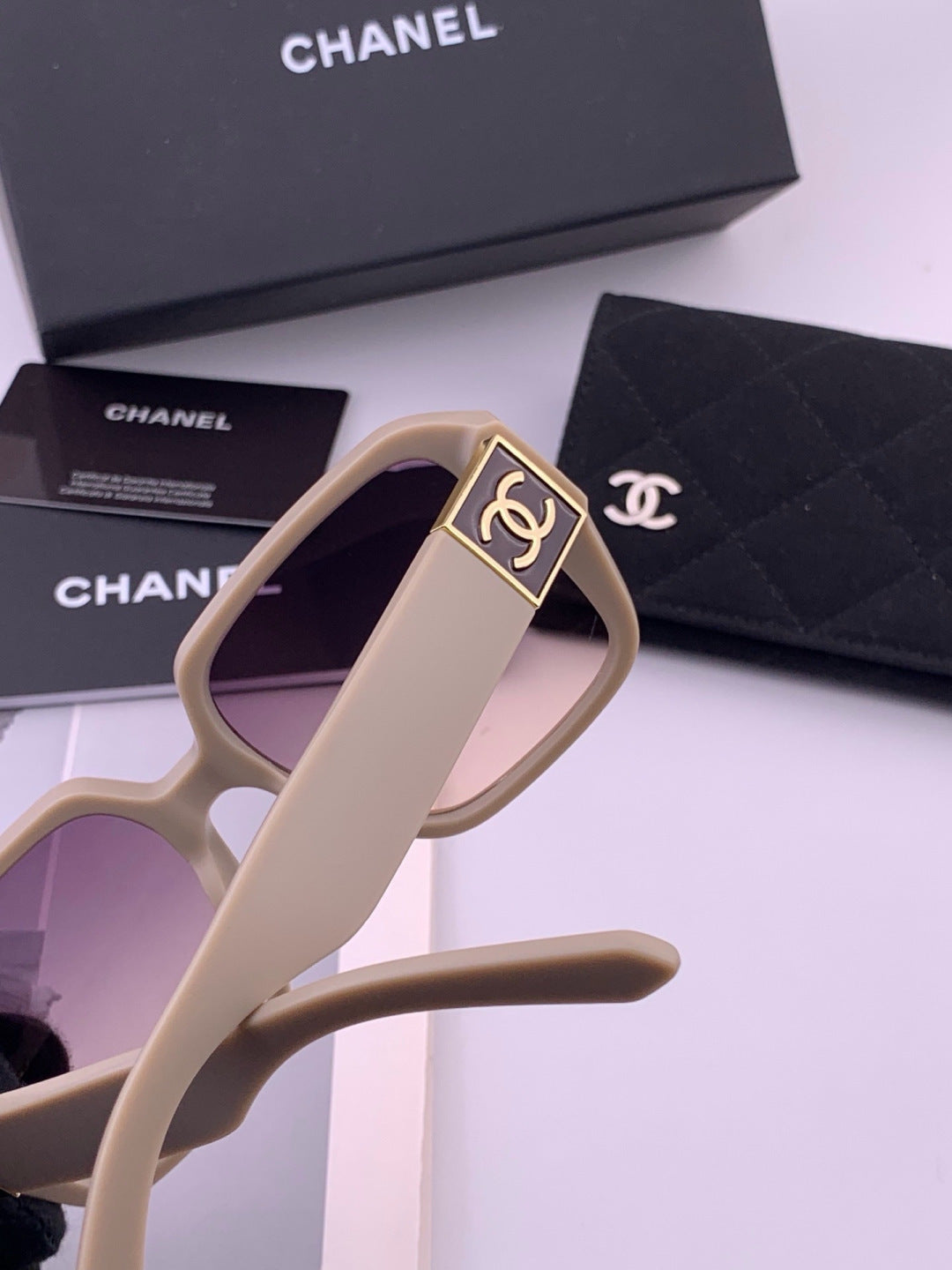 Chanel CH87004 Oversized Red Lens Sunglasses for Men & Women - 415236 - detail image 5