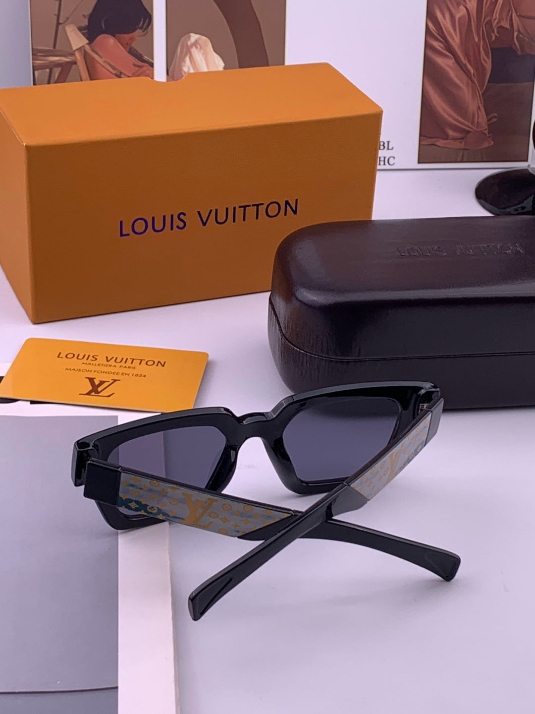 Louis Vuitton L37000 Oversized Brown Lens Sunglasses for Men & Women - 414814 - detail image 3