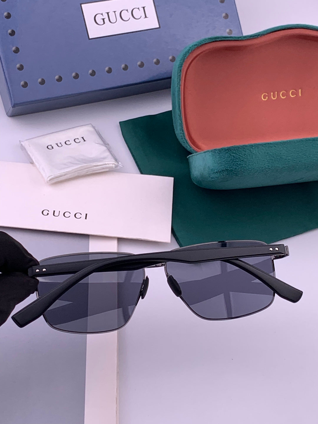Gucci G7226 Polarized Aviator Gold Lens Sunglasses for Men - detail image 6