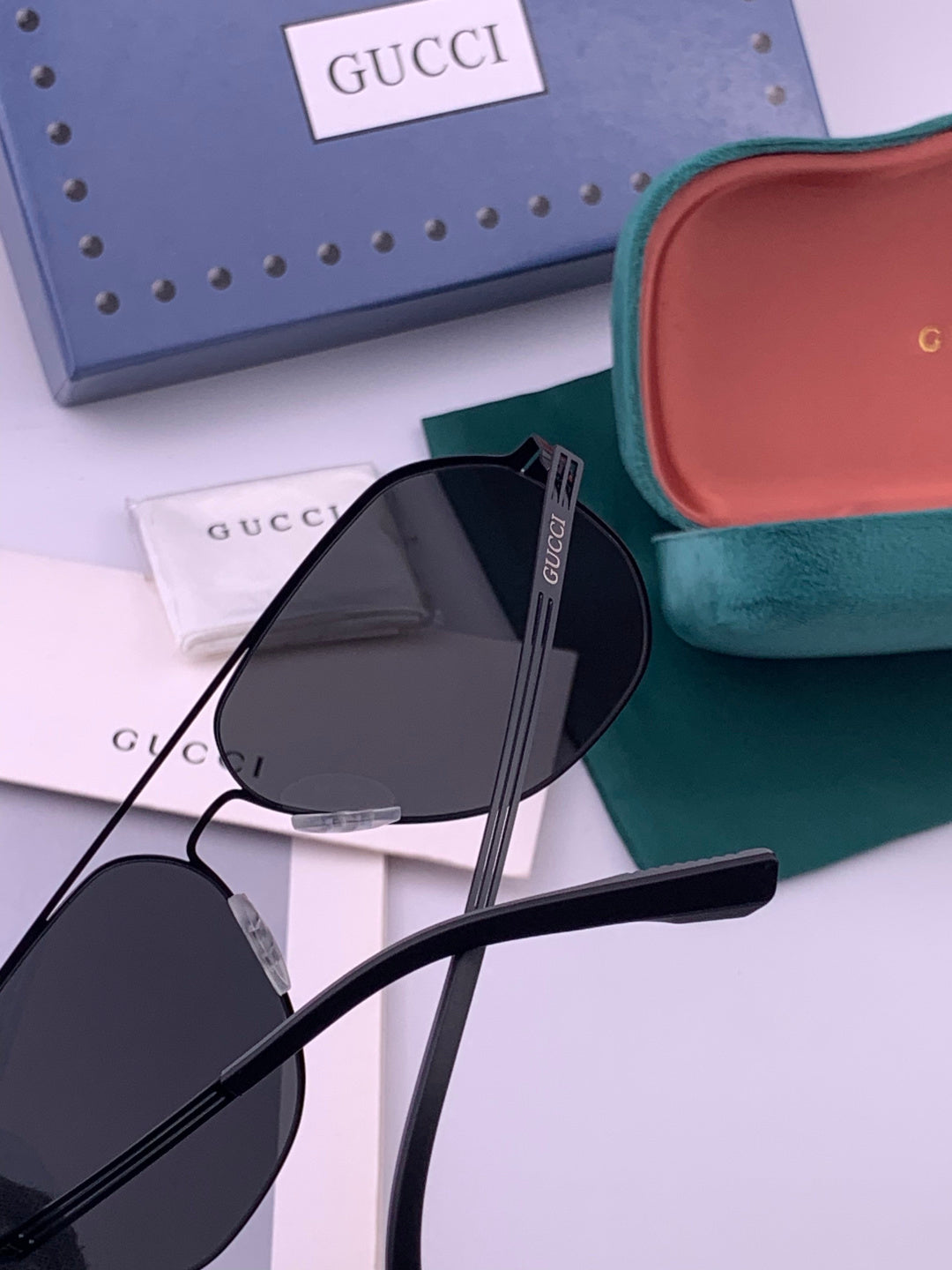Gucci G911 Polarized Fashion Gold Lens Sunglasses for Men & Women - 415020 - detail image 3
